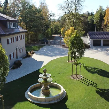 Waldhotel Rainau شقة فندقية 3*