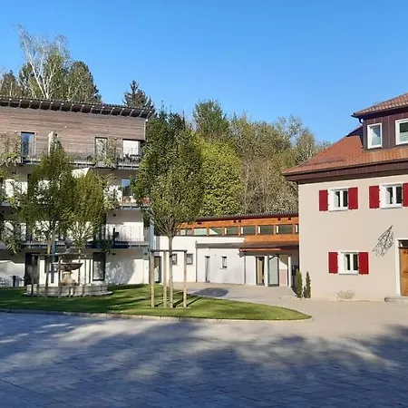 شقة فندقية Waldhotel Rainau 3*